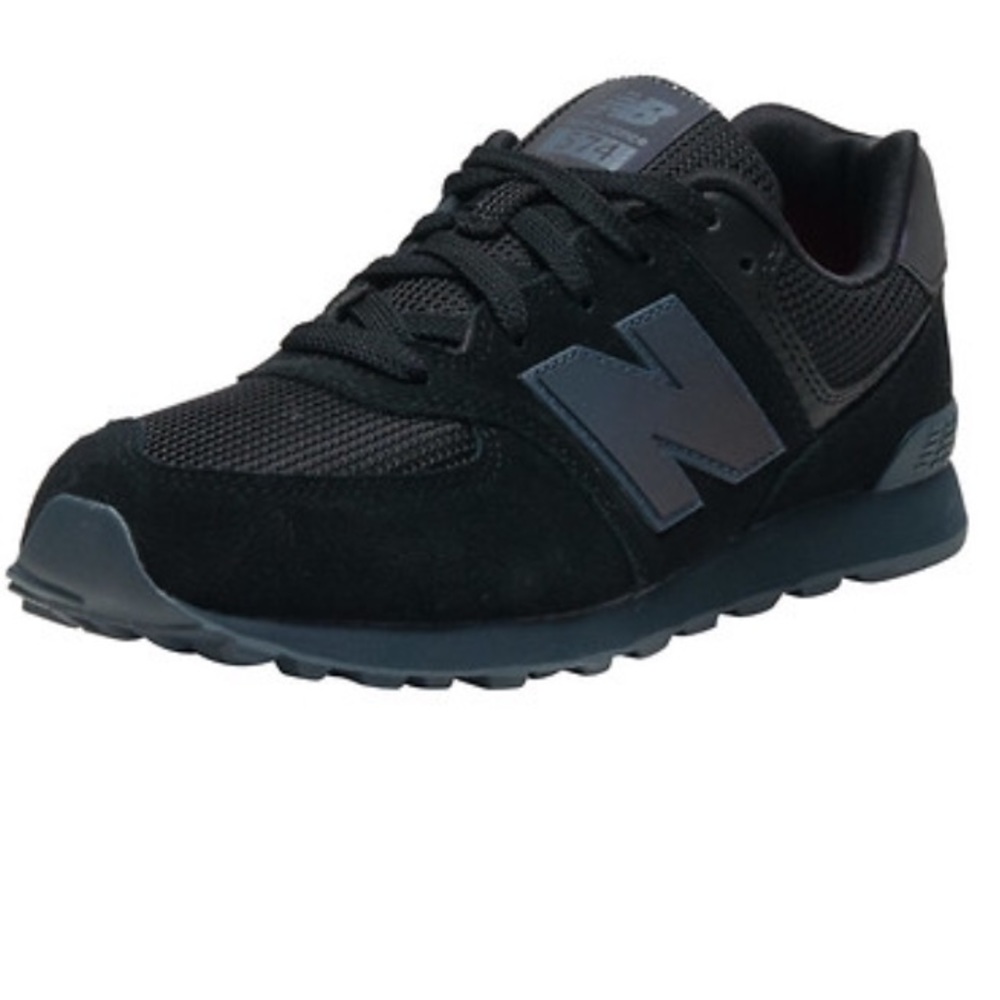 All black New Balance 574 boys size 5 or 23 cm